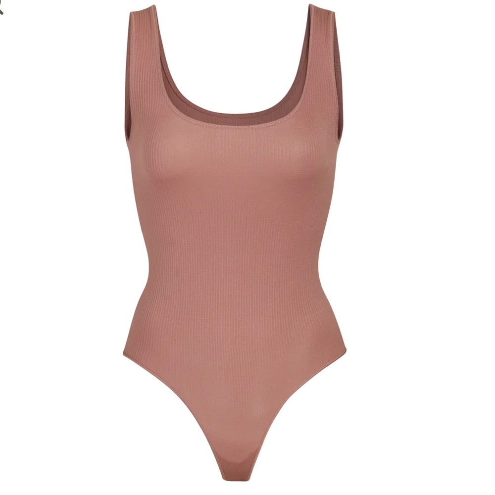 NWT‼️Skims Stretch Rib Scoop Tank Bodysuit